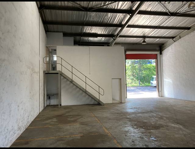 272M² MINI FACTORY TO LET IN WESTMEAD